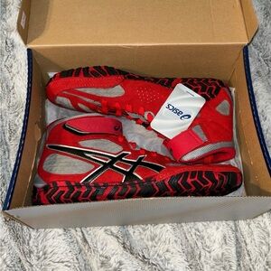 NEW ASICS Sz11 Red Agressor 2’s